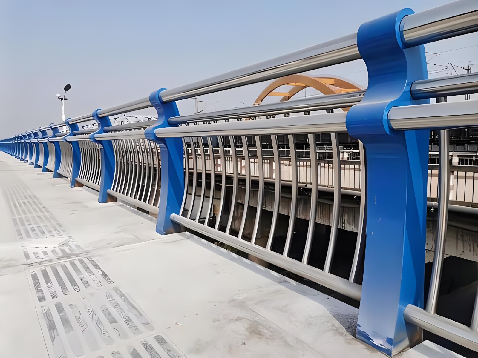 西安不锈钢复合管护栏制造工艺要求及其重要性